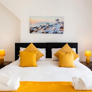  Holiday home Luxury House In The Heart Of Village